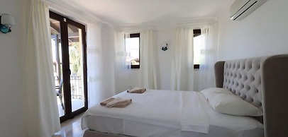 Villa XT12 by JoyLettings