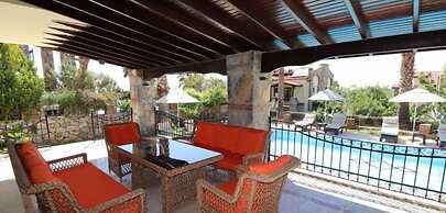 Villa XT12 by JoyLettings