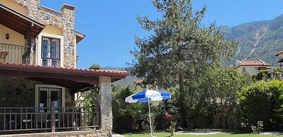 Villa XT37 by JoyLettings