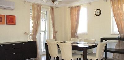 Villa XT37 by JoyLettings