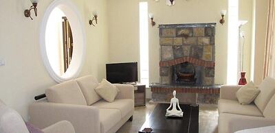 Villa XT37 by JoyLettings