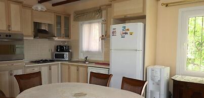 Villa FT04 by JoyLettings