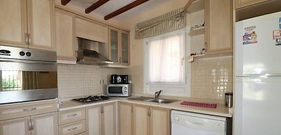 Villa FT04 by JoyLettings