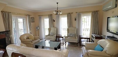 Villa FT04 by JoyLettings