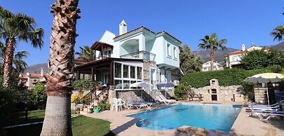 Villa FT07 by JoyLettings