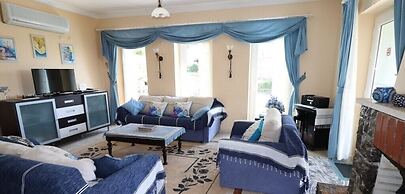 Villa FT07 by JoyLettings