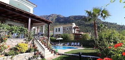 Villa FT07 by JoyLettings