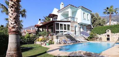 Villa FT07 by JoyLettings