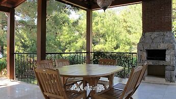 Villa AX03 by JoyLettings