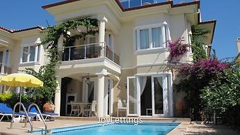 Villa ST01 by JoyLettings