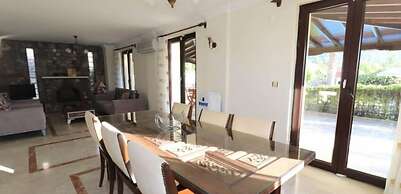 Villa XT15 by JoyLettings