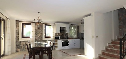 Villa XT15 by JoyLettings