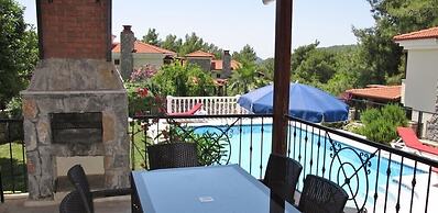 Villa AX20 by JoyLettings