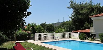 Villa AX20 by JoyLettings