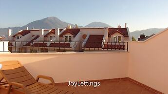 Villa LG12 by JoyLettings