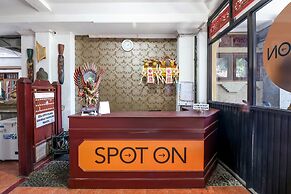 OYO 1927 Hotel Candra Adigraha