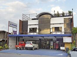 OYO 459 Offshore Hotel