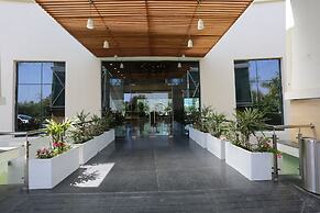 Four Leaf Service Suites