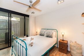 Luxury Pool Side Apartment in Beachfront Resort