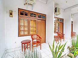 Super OYO 1356 Gusti Residence