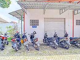 Super OYO 1356 Gusti Residence