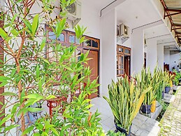 Super OYO 1356 Gusti Residence