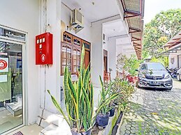 Super OYO 1356 Gusti Residence