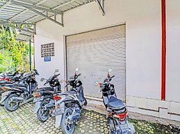 Super OYO 1356 Gusti Residence