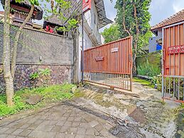 Super OYO 1356 Gusti Residence