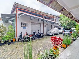 Super OYO 1356 Gusti Residence