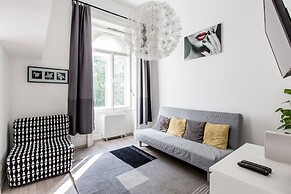 Erzsebet 52 Apartment