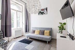 Erzsebet 52 Apartment