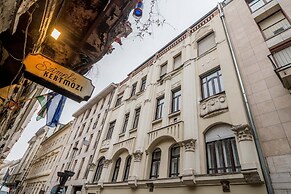Kazinczy 11 Apartment