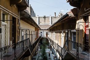 Kazinczy 12 Apartment