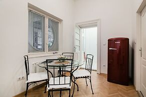 Nagy Diofa 18 Apartment I.