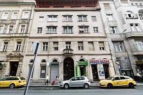 Nagymezo 33 Apartment