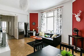 Revay 2 Apartment