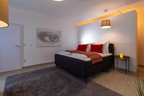 BARONHAUS Aparthotel & Suites