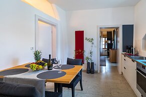 BARONHAUS Aparthotel & Suites