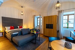 BARONHAUS Aparthotel & Suites