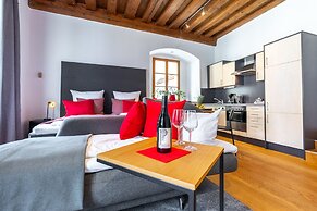 BARONHAUS Aparthotel & Suites