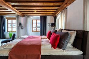 BARONHAUS Aparthotel & Suites