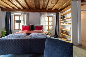 BARONHAUS Aparthotel & Suites
