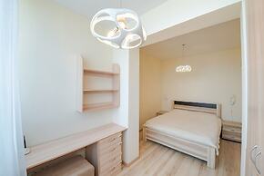 Apartment on Leonova 66