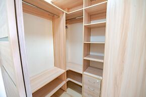 Apartment on Leonova 66