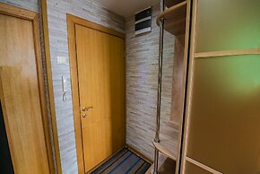 Apartment on Leonova 21A