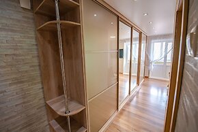 Apartment on Leonova 21A