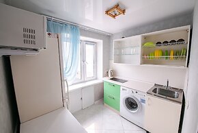 Apartment on Leonova 21A