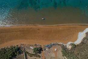 Grand Blue Beach Apartments & Suites