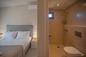 Grand Blue Beach Apartments & Suites